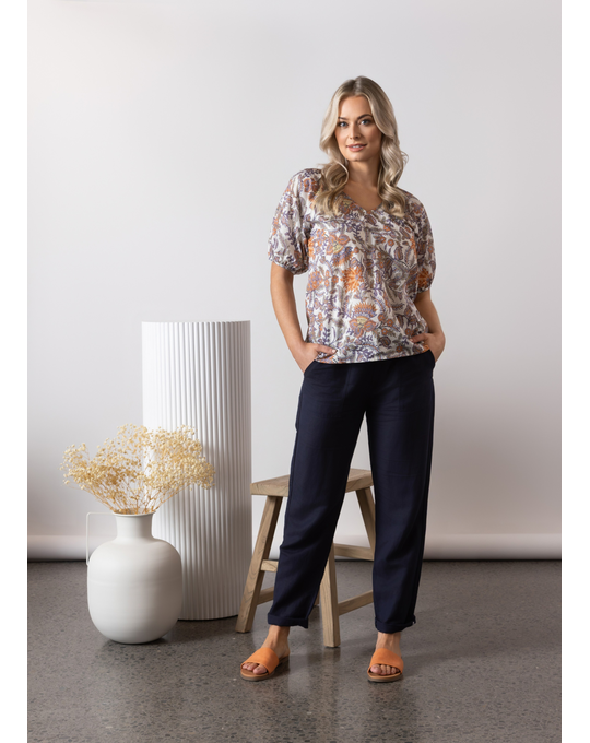 VASSALLI PRINTED V NECK TOP WITH FLOATY SLEEVE